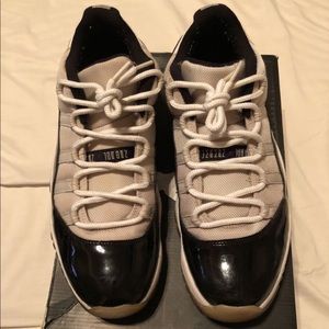 Air Jordan 11 low concord